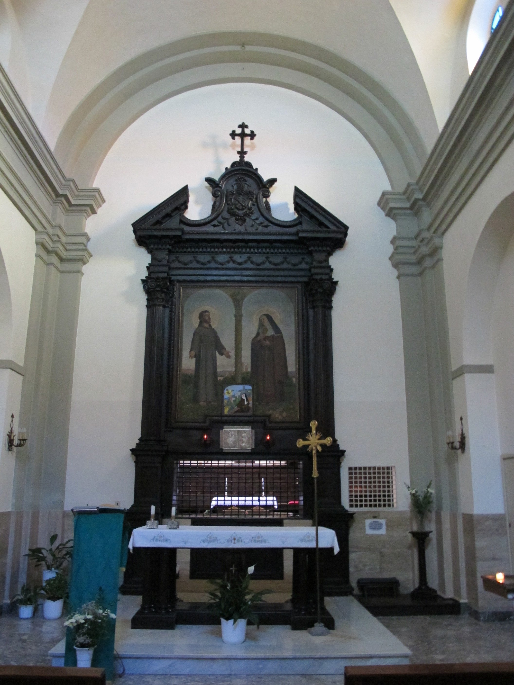 Santa_fiora,_santa_chiara,_interno_01-photo-sailko
