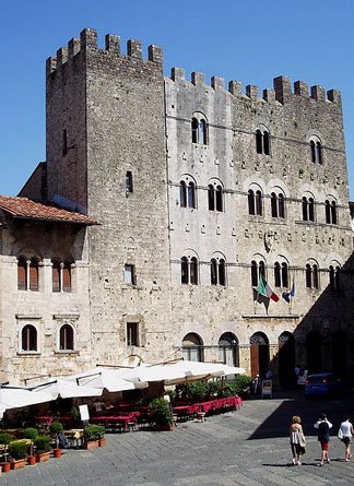 475px-Palazzo_Comunale_Massa_Marittima