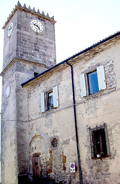 392px-Torre_dell'Orologio_Castell'Azzara_(GR)